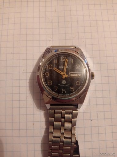 Часы Ракета  с интересным циферблатом с рубля без мпц!