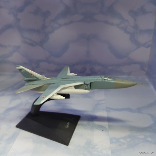 Модель самолёта Су-24 (металл)