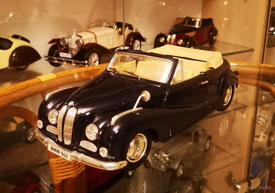 Модель 1:18 BMW 502