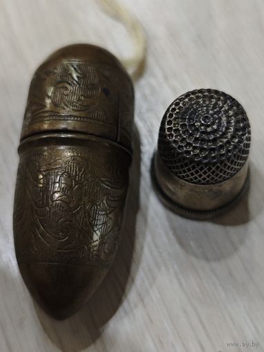 Антикварный набор - наперсток (серебро) игольница (медная) СССР 1940г.