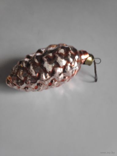 Ёлочная игрушка Розовая заснеженная шишка.