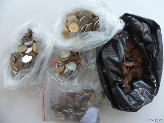 На УДАЧУ. 20 монет - АМЕРИКА, ЕВРОПА, АЗИЯ. Из мешка. (Возможны повторы).