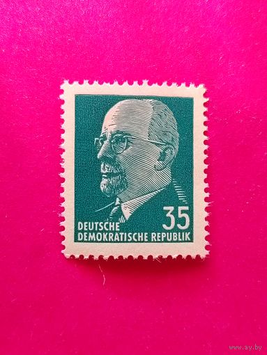 ГДР. Известные люди. ( 1 марка ) 1971 года. 11-13.