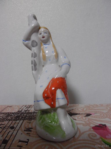 ДЕВУШКА У БЕРЕЗЫ.КЛЕЙМО.