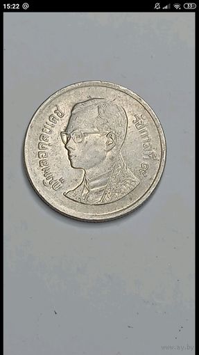 Тайланд 1 бат 2004 года .