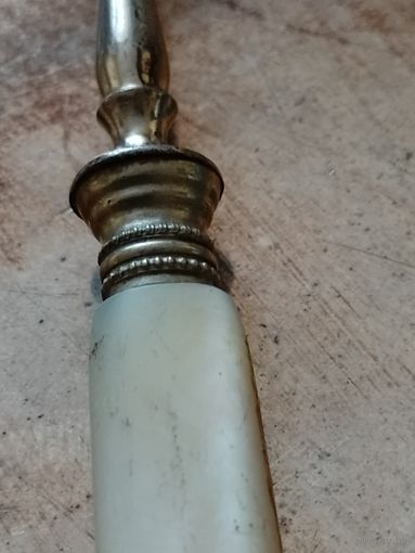 Старинная вилка двузубец для нарезки ручка натур. перламутр