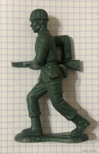 Солдатик. Пластмасса.
