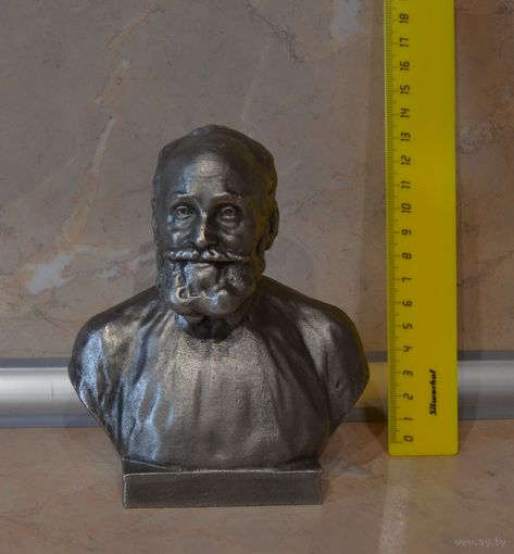 Бюст академик "Павлов", скульптор Линник.