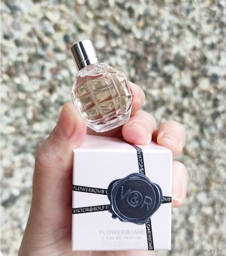 Миниатюра женской парф воды Viktor&Rolf Flowerbomb L Eau De Parfum 7 ml