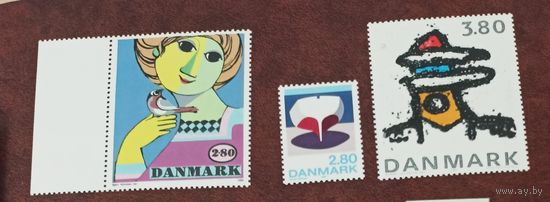 Дания**  современное искусство 2 полные серии без наклеек и их следов