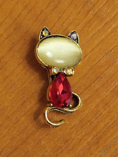Брошка котик