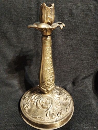 Подсвечник.