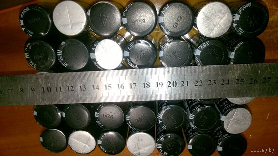 Конденсаторы 10 000*25в *за35шт-1 планку