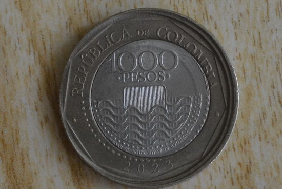 Колумбия 1000 песо 2023 с 1 руб