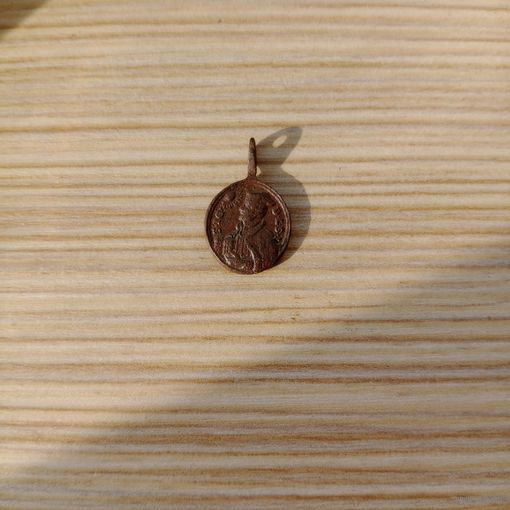 Образок старинный католический с ушком в отличном сохране