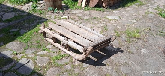 Сани маленькие,старинные. Подставка под цветы