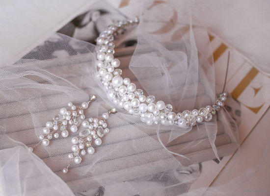 Комплект украшений для невесты:диадема,серьги