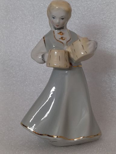 Девочка с кружками. Рига.