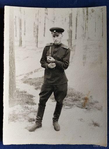 Фото офицера. Конец 1940-х. 8х12 см.