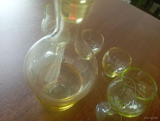 Графин с рюмками