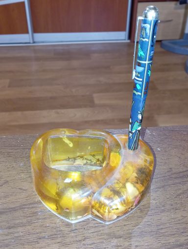 Шариковая ручка фирмы - Roller Pen с подставкой .