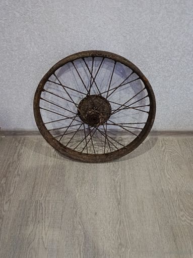 Колесо от мотоцикла