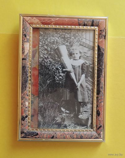 Фото в рамке "Девочка", до 1917 г. (14*9 см)