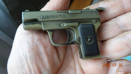 Зажигалка пистолет редкая