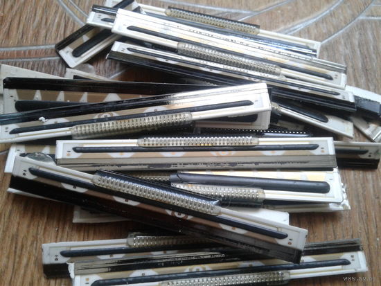 Детали от кнопочных мобильников,старых ноутбуков и др.