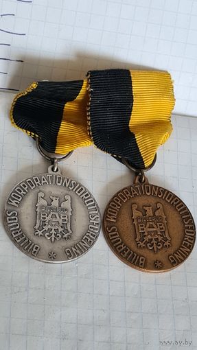 С 1 РУБЛЯ ! ЛОТ 2 ШТУКИ . МЕДАЛЬ ШВЕЦИЯ  НА ЛЕНТАХ ОРЁЛ ВДВ .