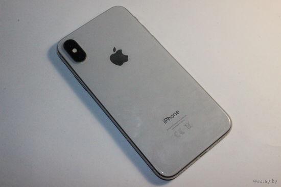 Телефон Apple iPhone X 256GB (серебристый)