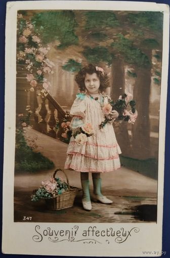 Детская фотооткрытка. Нежное воспоминание. Франция. Начало 20-го века.