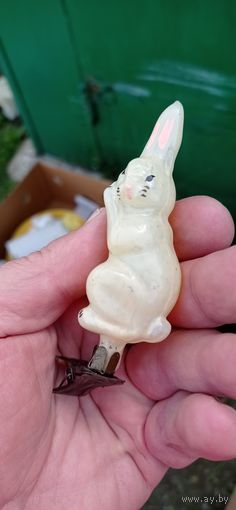 РЕДКАЯ ЁЛОЧНАЯ ИГРУШКА СССР БЕЛЫЙ ЗАЙЧИК ПРИЩЕПКА КАТАЛОГ СОСТОЯНИЕ ! НА  ФОТО . ОРИГИНАЛ  .  Распродажа Коллекции !!! . Экспресс  Аукцион  не с рубля без МПЦ и прочего 3 ДНЯ  .Много лотов в продаже .