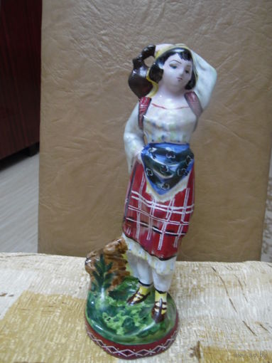 ДЕВУШКА С КУВШИНОМ.КЛЕЙМО.