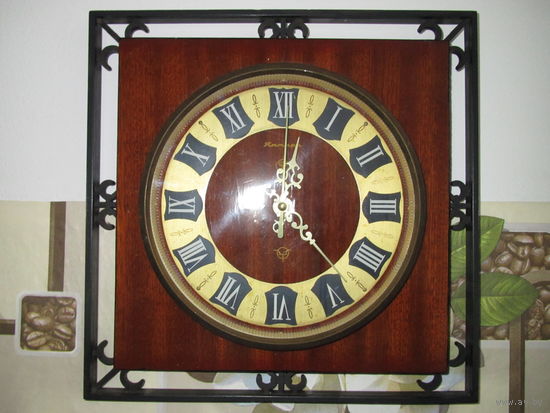 Часы настенные Янтарь