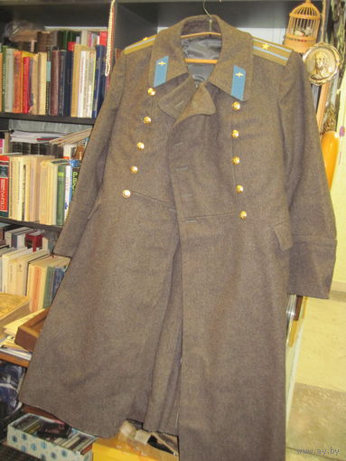 Шинель майора ВВС СССР на 48/3 размер.