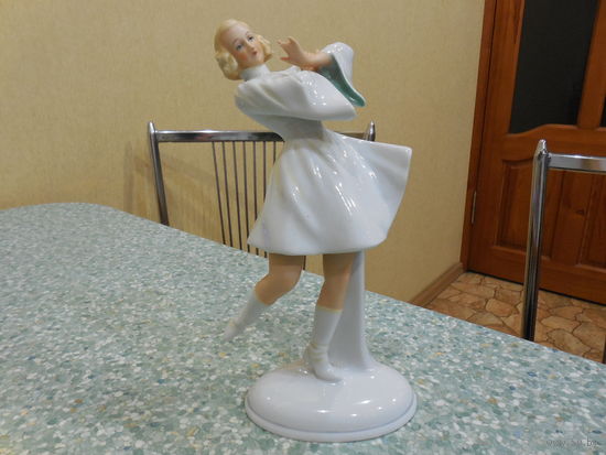 Фарфоровая фигура "Танцовщица". Schaubach Kunst