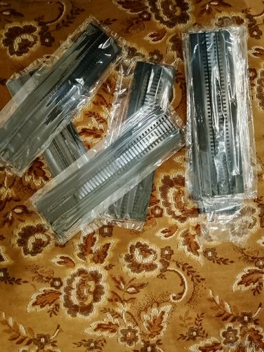 Рельса-подставка для поездов Модимио.