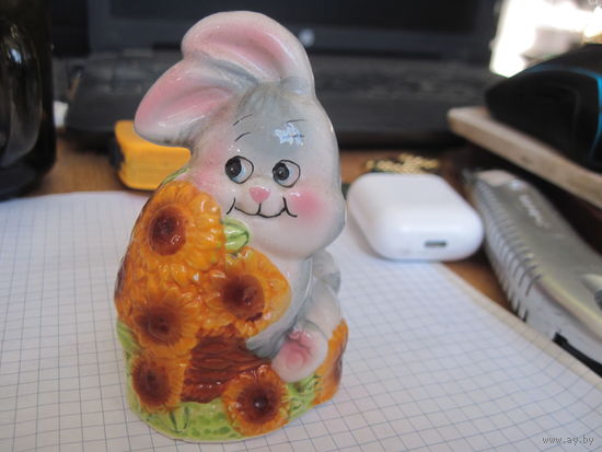 Заяц солонка фарфор 9 см с рубля!
