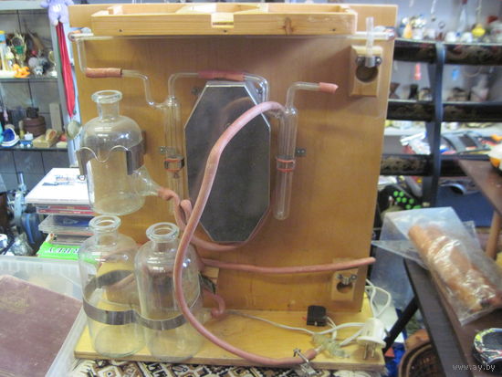 Прибор для сжигания и определения хлорированных углеводородов типа ПСУ.