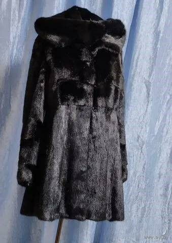 НОРКОВАЯ ШУБА С КАПЮШОНОМ. БРЕНД "DUOBUNAR". Р-р 44/Дл./-90 см.
