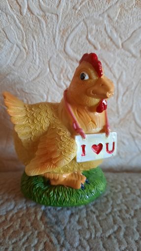 Керамическая фигурка курицы начала 2000-х годов