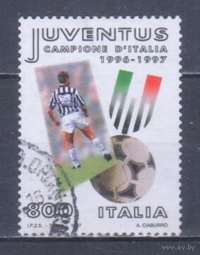 [1083] Италия 1997. Спорт.Футбол.Ювентус-чемпион! Одиночный выпуск. Гашеная марка.