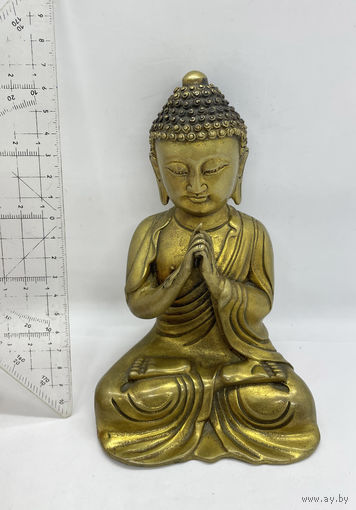 Бронзовая статуя Будда