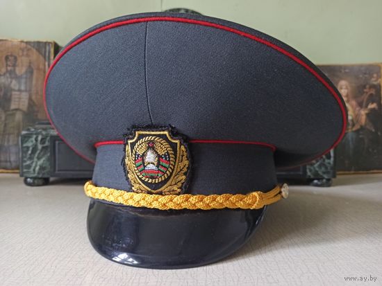 Фуражка МВД РБ. 59 размер. Кокарда вышитая. Козырек изнутри утепленный. 2006 г.