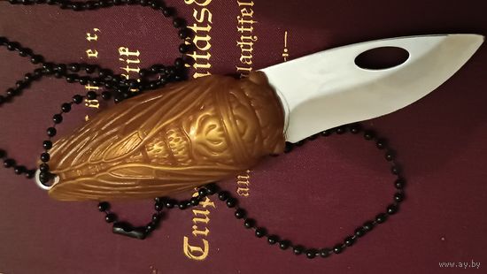 Нож брелок. Талисман. Жук-скарабей. Неточен, отличный брелок для ключей.