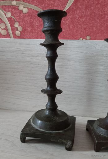 Подсвечник старинный бронза.