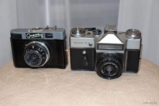 Фотоаппарат Зенит-Е + Смена 6 в подарок.