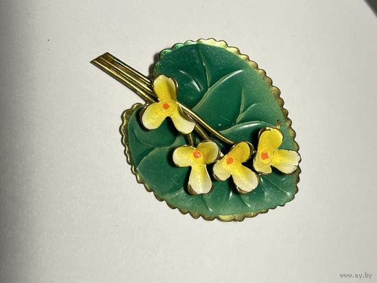 Винтажная австрийская эмалевая брошь Фиалки и лист
