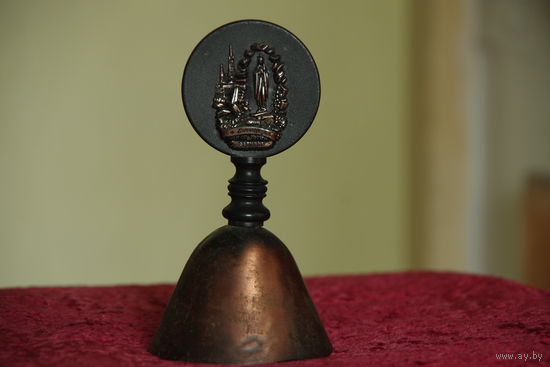 Колокольчик   ( диаметр 8 см , высота 15 см )